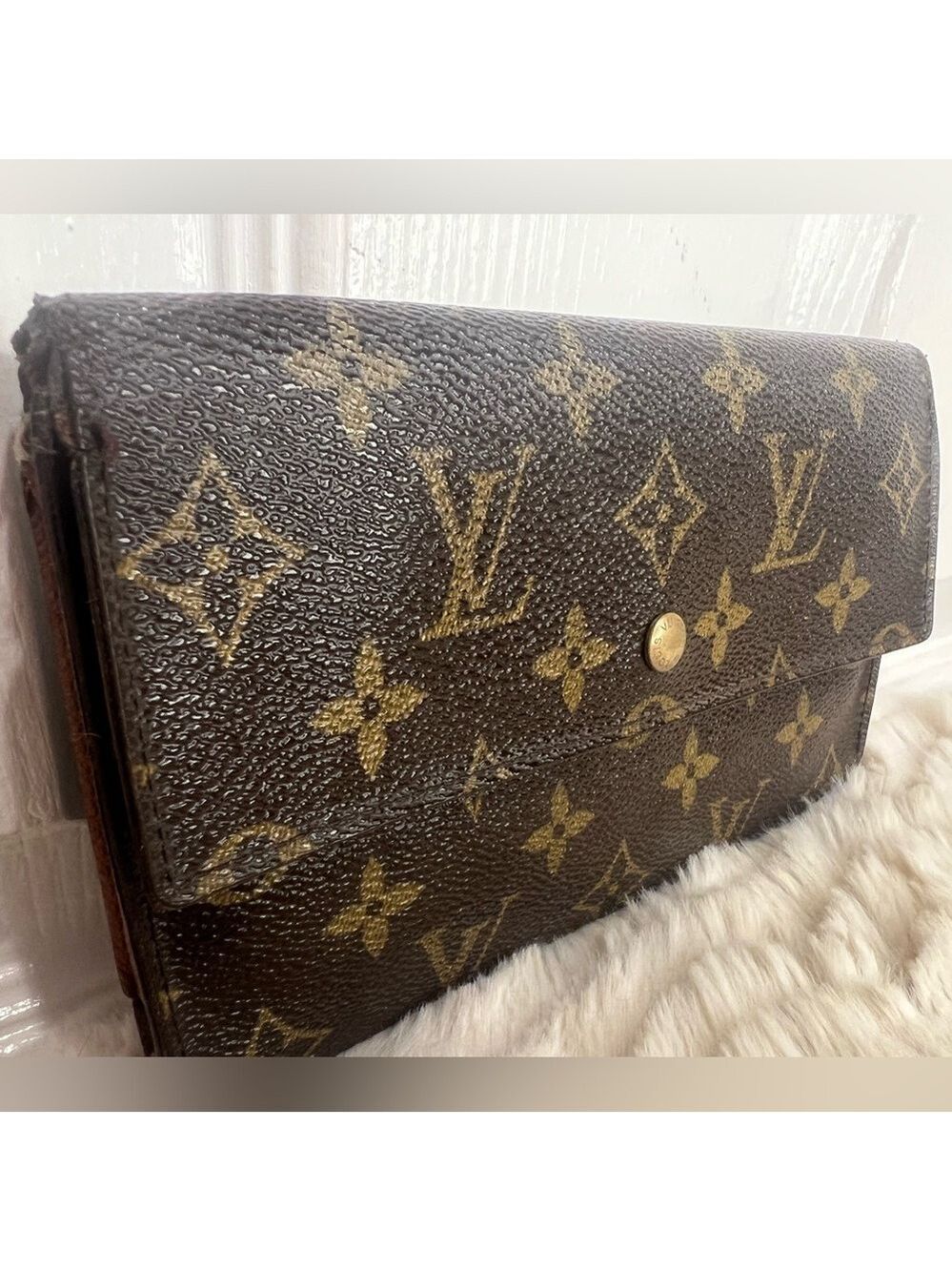LOUIS VUITTON MONOGRAM PORTE TRESOR INTERNATIONAL WALLET - Picture 3 of 15